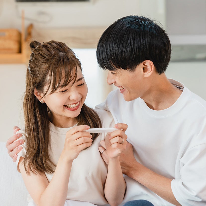 妊娠検査薬を見せたら「やっぱりね！」 はじめて号泣姿を見せた夫も……妊娠報告したときのパートナーの反応