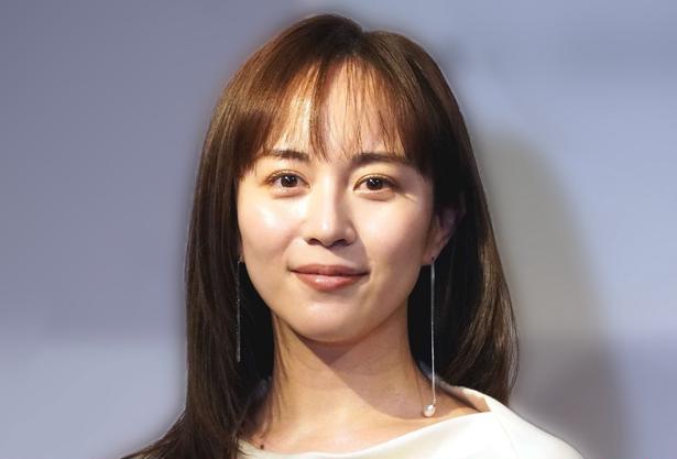 比嘉愛未＆徳永えりが並んでポーズする“親友役の2ショット”に「仲良しコンビかわいい」の声＜ファーストクライ 母子救命救急班＞