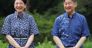 《陛下はスマホを取り出し…》雅子さま那須どうぶつ王国でも「リンクコーデ」！お休みのひと時にも光る「仲睦まじさ」