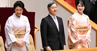愛子さま6年ぶりにご一家で大相撲をご観戦！「貴重な瞬間」と感激続出した雅子さまとの“連携”