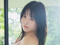 元HKT48グラビア美女26歳、透明感を誇る“ミルキーボディ”あらわデジタル写真集