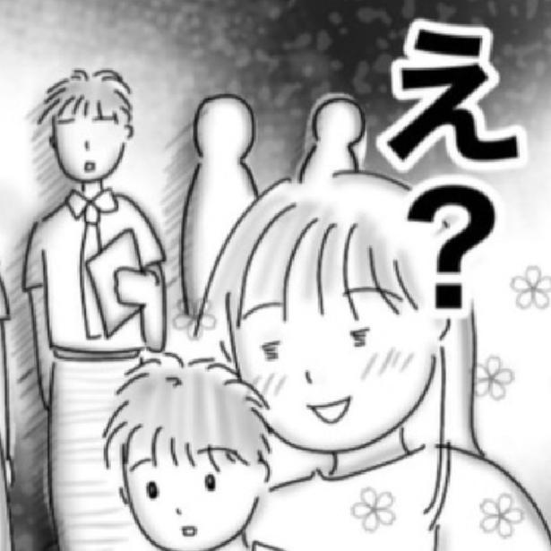 「私は心が狭い？」大行列のセルフレジで「ピッてしようね」と子どもに体験させる親子にイライラ…