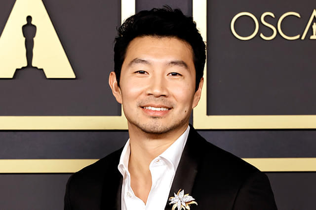 「シャン・チー」シム・リウ、ブロードウェイデビュー