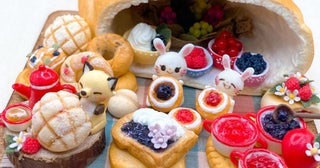 話題のミニチュアアートが川越に集結パンやケーキなどフード作品を集めた「ミニチュアベーカリーの世界展」