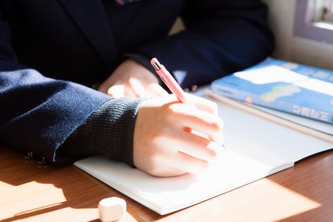 子持ちの友人は「2万円の給付金」をもらえるのに、独身の自分は「独身税」を払わされる…子育て世帯だけ“優遇されてずるい”ですよね？ 子育て世帯は本当に「得をしている」のか