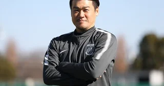 【サッカー黄金世代の実態】「嫌でしたよ」黄金世代・酒井友之が語るトルシエ戦術とコンバート