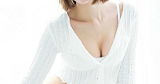 一ノ瀬瑠菜、美しい洋館を舞台にヒロイン感満載のグラビア最新デジタル写真集がリリース