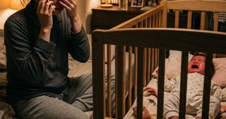 「助けて」深夜に届いたママからのSOS→「助けることはできません」限界ママの前に立ちはだかるのは