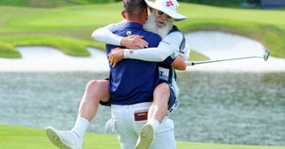白髭×派手メガネ＝“おしゃれ番長”ハーバートの日本2勝目を支えた名キャディ
