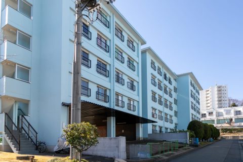 今年、夫の定年で年金生活に入ります。夫婦で「18万円」受給の予定ですが、現在の持ち家から公営住宅への入居は可能ですか？