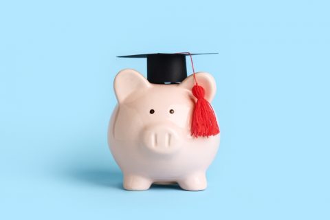 「高校無償化」と聞いていましたが、入学準備で思った以上の出費が…実際の高校費用はどれくらいかかるのでしょうか？