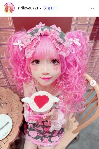 “小学生姫ギャル”りりぴ、リカちゃん人形ヘアに反響「リアルお人形さん」「全部ピンクで可愛すぎる」