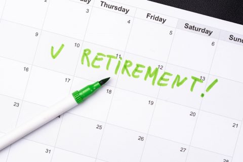 退職日で悩んでいます。失業手当や社会保険料のことを考えると、月末退職と締め日退職どちらが得ですか？ 損しない退職日を知りたいです。