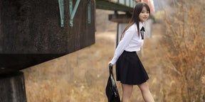 “天使で小悪魔”な16歳・小森香乃、水着や制服など等身大の魅力が満載のデジタル写真集発売