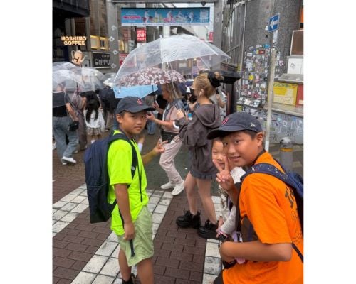  小原正子、11歳長男の英検２級合格祝いを原宿竹下通りで購入 