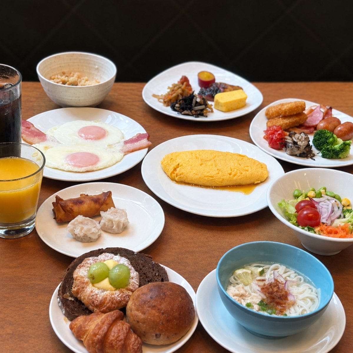 東京駅近くで優雅な朝活を。LAVAROCKの朝食ビュッフェで、できたてグルメとホテルモーニングを実食