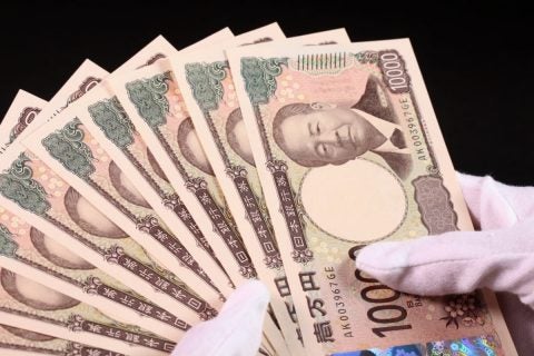 SNSを見ると「毎月10万円積立」が当たり前みたいで焦ります…。年収500万円ならNISAを始めなくてもいいでしょうか？