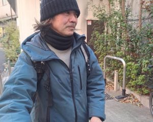 家賃15万、娘は大学進学…「フードデリバリー専業」で一家を支える54歳芸人を直撃「家族揃って帰省したことがない」