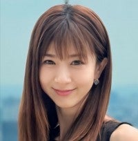 47歳美女タレント、“水着”投稿に衝撃「スタイル抜群」「魅力すごい」13歳年下男性と結婚一児の母
