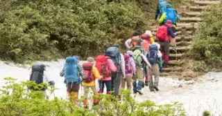 ゴミを放置する“老夫婦の登山客”が放った衝撃の一言にドン引き…困ったマナー違反者に老人が多いと語る30代ボランティア――人気記事ベスト