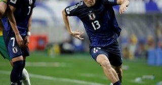 中村敬斗と三笘薫の突破に見る、サッカーにおける「ブロックプレー」の有用性