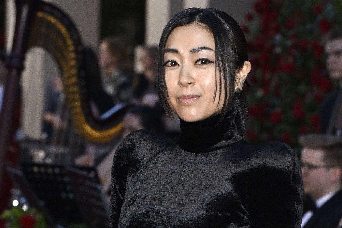 《エレベーターにまで乗り込まれ》宇多田ヒカル悪質ファン集団が自宅マンションに不法侵入していた…警察出動の事態に