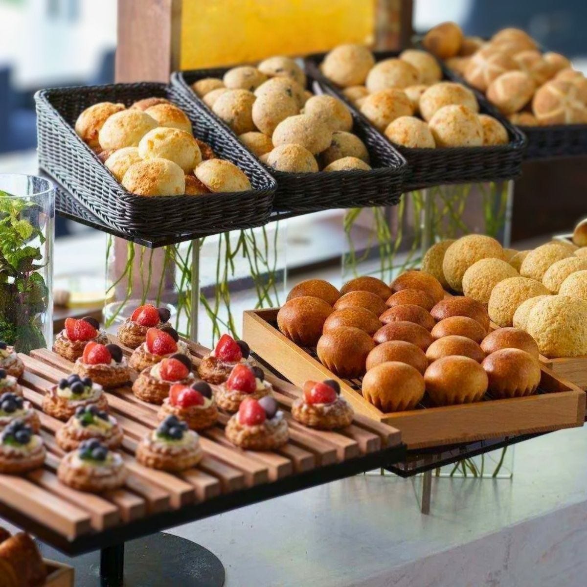 パン好き必見！東京都内のパン食べ放題ランチ3選。自家製粉のパンやこだわりのオープンサンド、時間無制限も