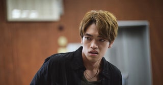 吉岡里帆×奈緒「シャドウワーク」DV男役に扮したtimelesz・原嘉孝の不気味な眼差しを捉えた新場面写真