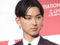 松田翔太、父・優作さんの命日に「一年365日で一番悲しい日」生前の貴重な写真も公開