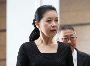 手紙1枚で退所通告…藤あや子の独立トラブルにバーニング二代目社長が告白「実際の料率は8対2だった」