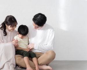 年収900万円の管理職なのに“狭小中古マンション”に家族3人で暮らす43歳男性…東京で生きるリアル