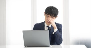 41歳独身。低年収で「奨学金」の返済もあり、貯金は8万円です。老後も働く予定ですが、収入が少ない場合、年金を受け取っていても「生活保護」を受けられるのでしょうか…？