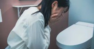 ゾゾッ！超豪邸な義実家で感じた“怪しい気配”の正体。トイレの扉を開けると……／義実家・家族人気記事BEST