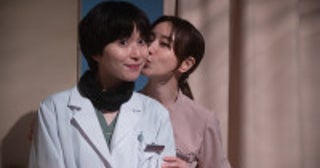 松岡茉優×仲里依紗『ダウンタイム』セットツアー映像解禁話題の“研ナオコ特殊メイク”にも迫る