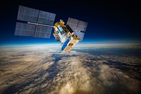 人工衛星を1基打ち上げるにはいくら必要？ 小型化すれば個人でも打ち上げられるのでしょうか