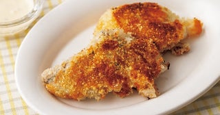 【最強にラクでおいしい】チーズ風味のカリッとパン粉が子どもに大ウケ！ 「揚げない白身魚フライ」