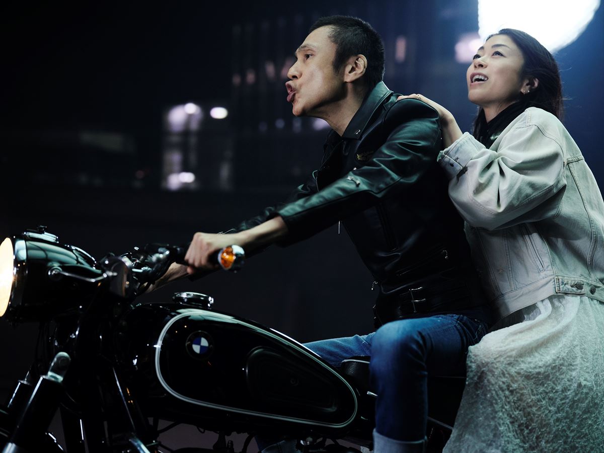 宇多田ヒカル、甲本ヒロトとのコラボ曲「パッパパラダイス feat.甲本ヒロト」配信＆アナログ盤発売へ