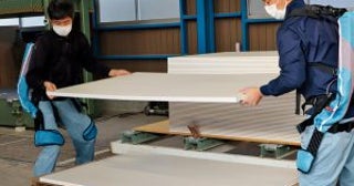 30kgの荷物が「わずか3kg」の負担に。80代も働く現場で普及する“電力不要”スーツの実力とは