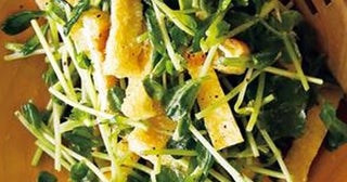 サラダに合わせて油揚げをクルトン風に「豆苗と油揚げのシャキシャキサラダ」