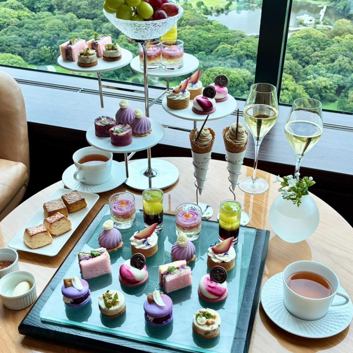 コンラッド東京「アート・オブ・オータム・アフタヌーンティー」を編集部が体験。芸術の秋がテーマのスイーツを堪能