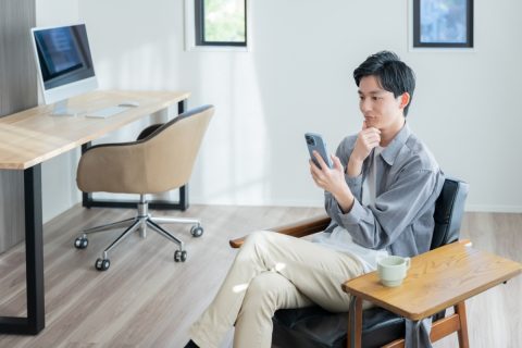 4月から一人暮らしの息子は「テレビは持たない」と言っています。スマホしかないなら「NHK」の受信料を払う必要はないですよね？