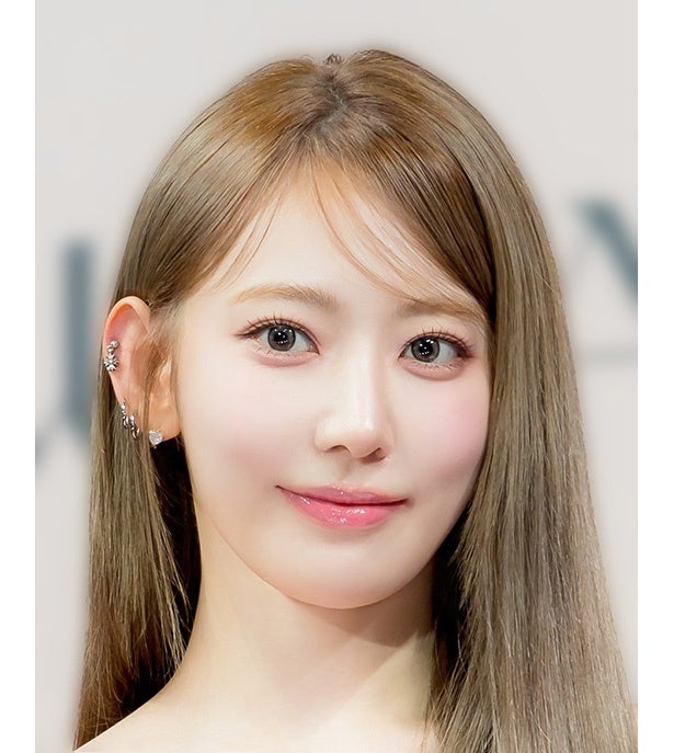 LE SSERAFIM・SAKURA、NYタイムズスクエアでメンバーとカウントダウンを楽しむ姿に反響