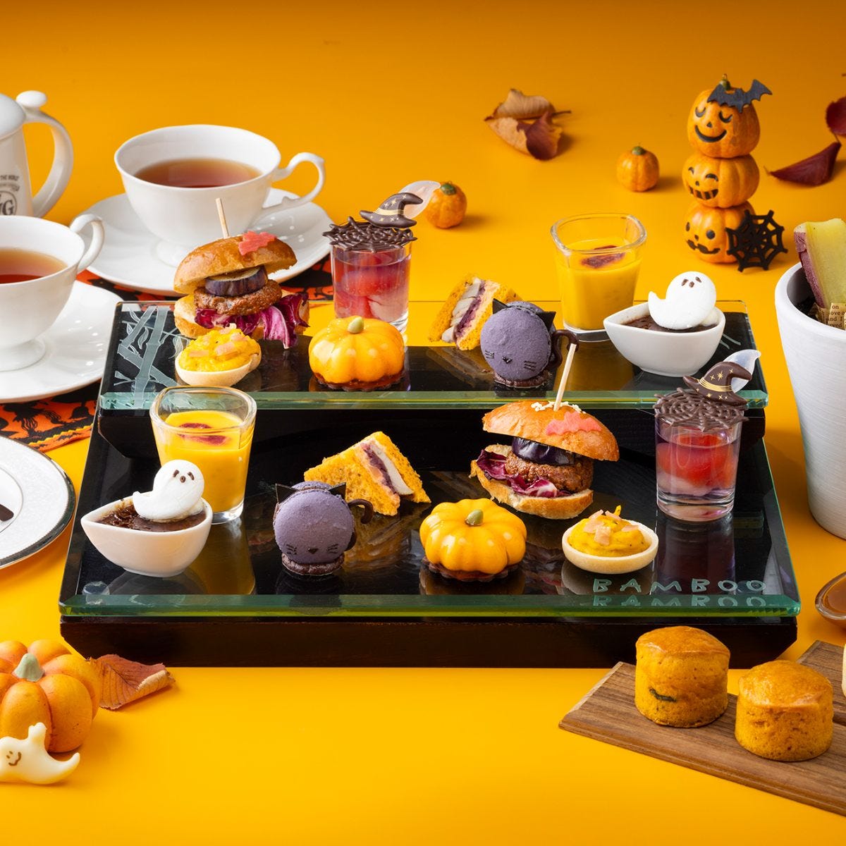 シェラトン都ホテル東京の「ハロウィーンアフタヌーンティー」。キュートなスイーツに加えて3種の焼き芋食べ放題プランも