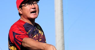 不祥事のチームを託され経営者から高校野球の指導者に 聖カタリナ・浮田宏行監督はなぜ１年半で甲子園へとたどり着いたのか？