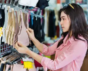 女性用下着売り場に“毎日”来店する「怪しい男性」。女性客が不快感をあらわにするも…対応に苦慮――仰天ニュース傑作選