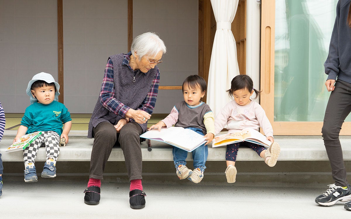 子どもからお年寄りが共に暮らし、最期まで自分らしくいられる「ライフの学校」。高齢者施設・保育所・交流施設を一体化した地域に開かれた居場所｜仙台市若林区
