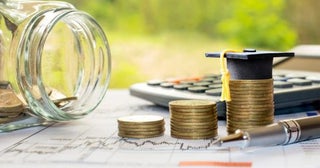 大学の入学資金はどのくらいかかる？ 文系と理系の差や、私立と国公立の違いについても解説