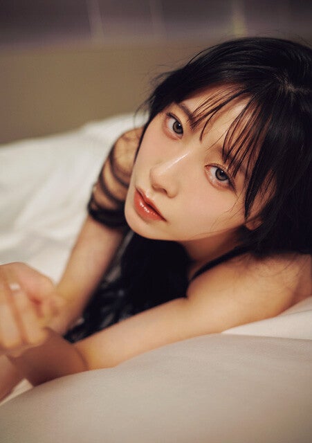 メジャー街道を走るyosugalaの"メロい女"汐見まといが約3年ぶりの週プレ登場「夜の撮影ばかりなので、夏の海で王道なグラビアもそろそろやりたいです！」