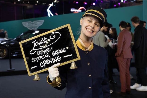 レトロモビル50周年の「外典」。パリに突如出現した、380ユーロの聖域「Ultimate Supercar Garage」