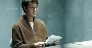 北村匠海が猟奇的な殺人犯に！「金子差入店」丸山隆平演じる主人公の日常を揺るがす男たちの場面写真公開